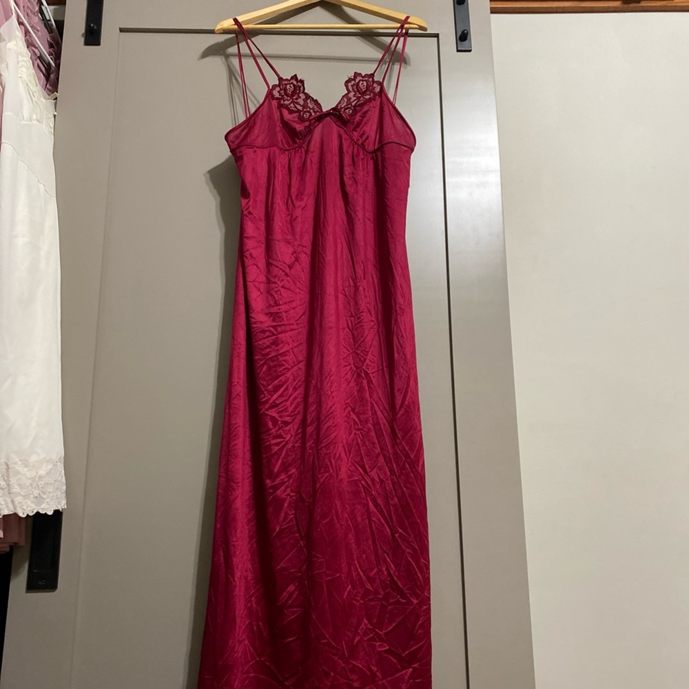 Vintage Luxurious Deep Red Lace Chemise